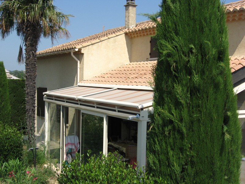 Store de toiture veranda